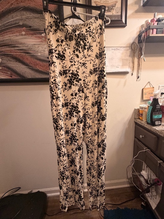 Fashion Nova Pants - Jumpsuit